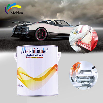 Un manteau de base pour automobile, un revêtement acrylique pour voiture.