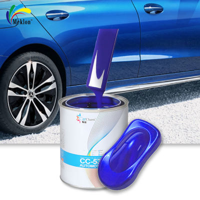 La peinture de voiture bleue de perle brillante est très brillante.