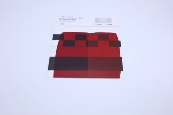 MK133 Peinture automobile acrylique rouge profond avancée résistante aux UV convient aux applications automobiles et industrielles.