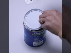 410 Voiture argentée grossière